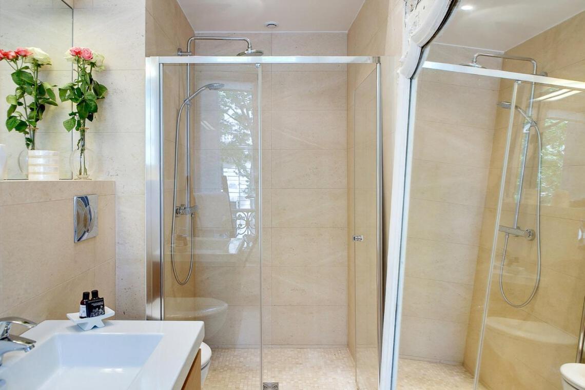 In A Great Location Close To The Eiffel Tower * Parigi